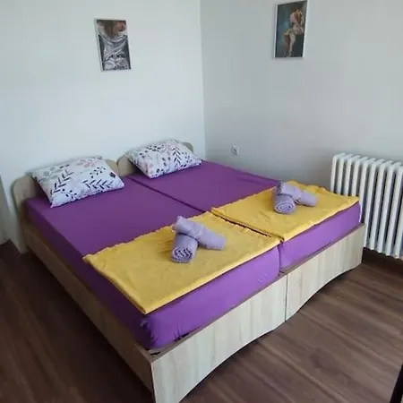 Apartment Yellow Sky Center