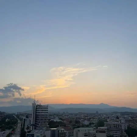 Apartment Yellow Sky Center