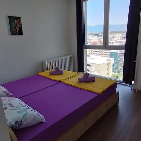 Apartment Yellow Sky Center *