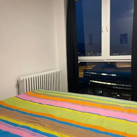 Yellow Sky Center Apartment