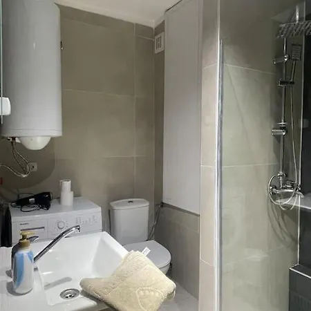 Yellow Sky Center Apartment *