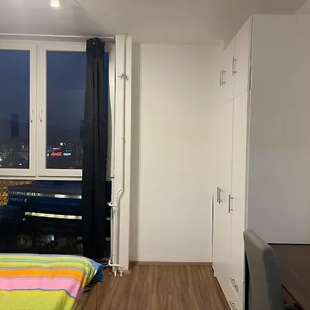 Yellow Sky Center Apartment