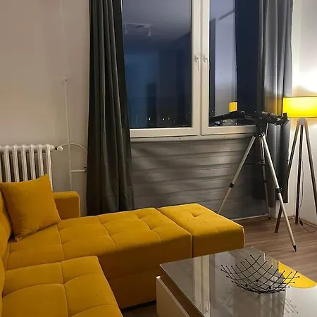 Apartment Yellow Sky Center *